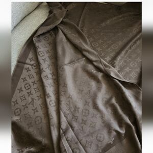 Louis Vuitton Scarf Shawl Stole Monogram LV Italy 70”x28” Brown